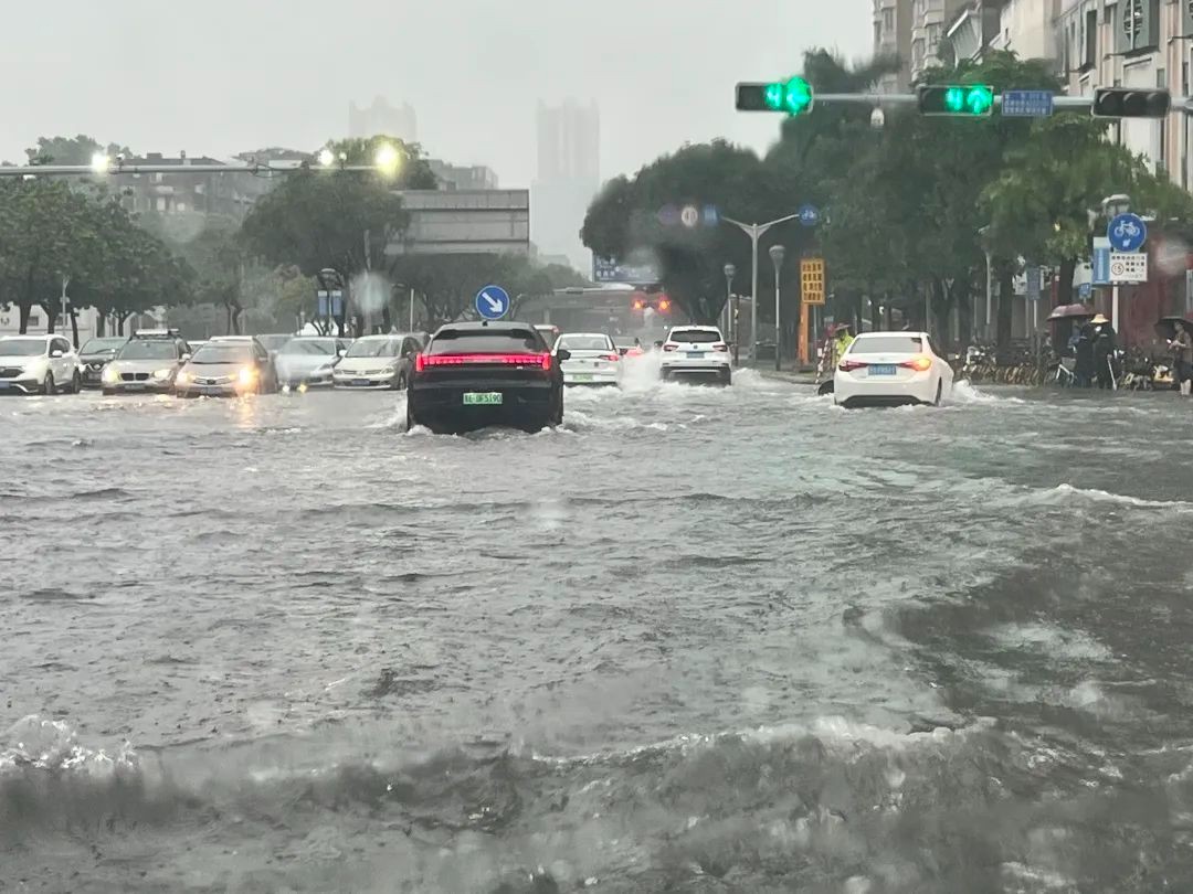 佛山启动防暴雨Ⅱ级应急响应！这些路段有积水，部分景区关闭！