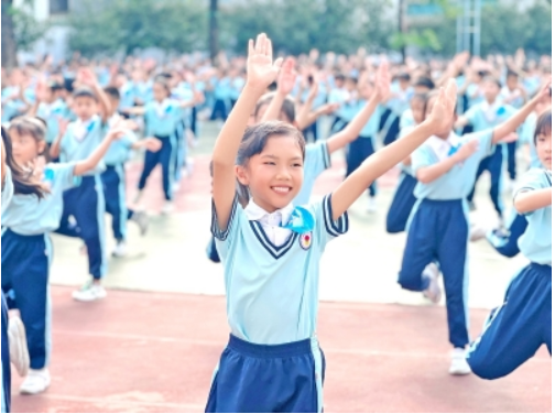 24860名学子齐跳醒狮操成功挑战吉尼斯世界纪录