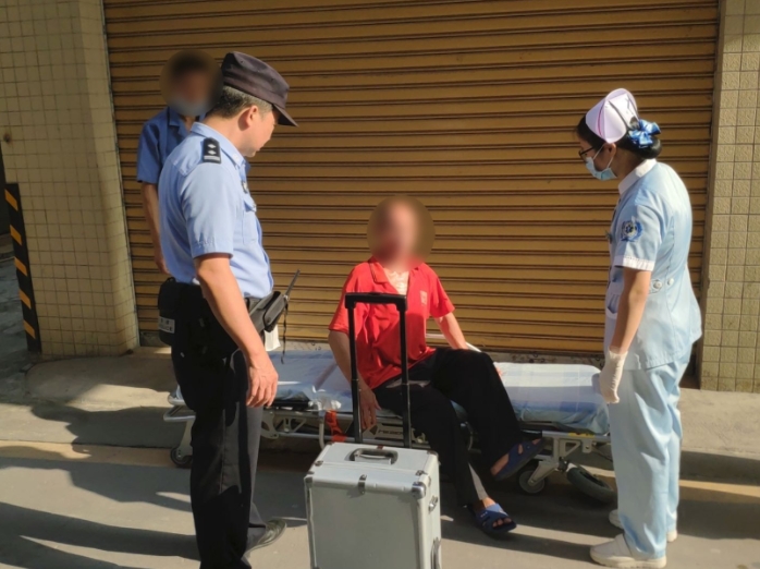 安全满意双提升丨惊险！市民突发心梗，民警&ldquo;鬼门关&rdquo;前救人!