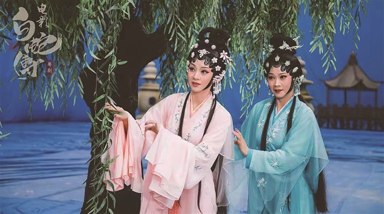 佛山出品电影 《白蛇传（粤剧）》香港获奖