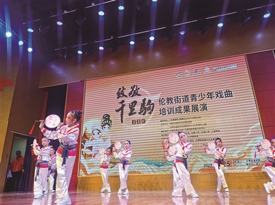 &ldquo;南国红豆&rdquo;满枝头 文化传承结硕果