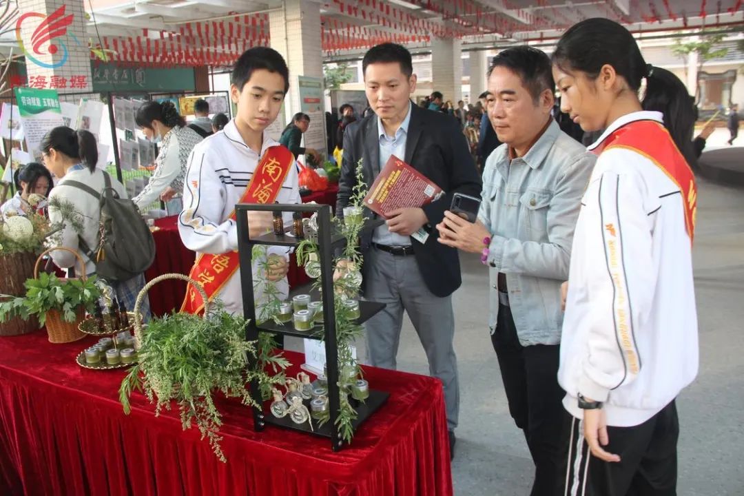 动手种中药、包艾糍还能&ldquo;直播带货&rdquo;，佛山这些学校的劳动教育课火了！