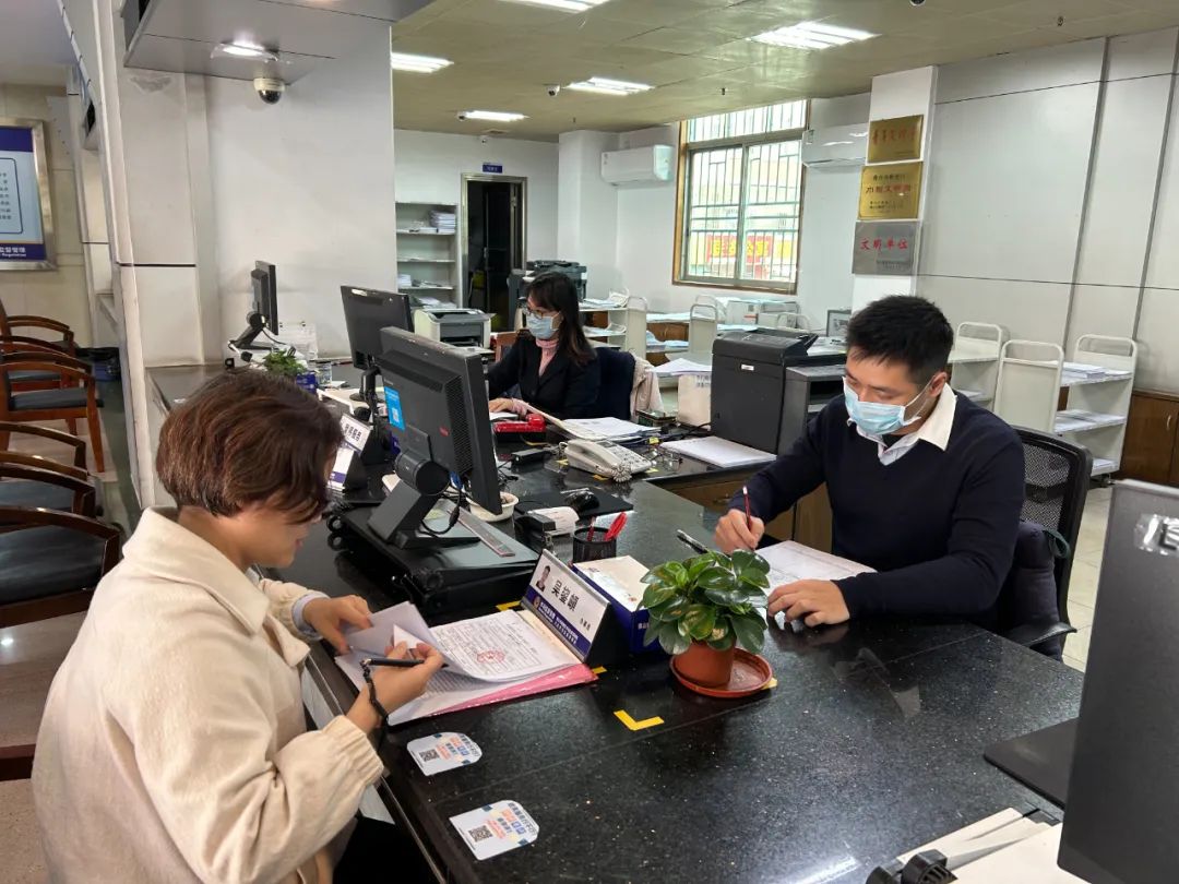 开设绿色通道办理50宗变更业务！大良市场监管所用心服务解决企业办事难题