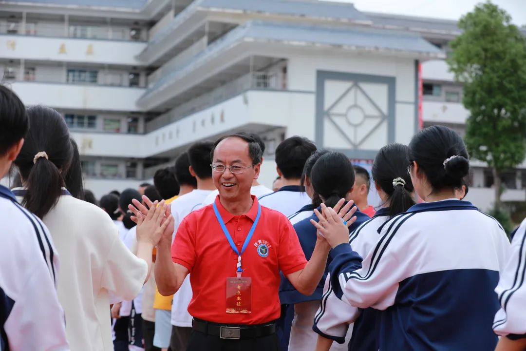 学好人 | 佛山好人赖良才：引领山区教学改革，用爱托起学子未来