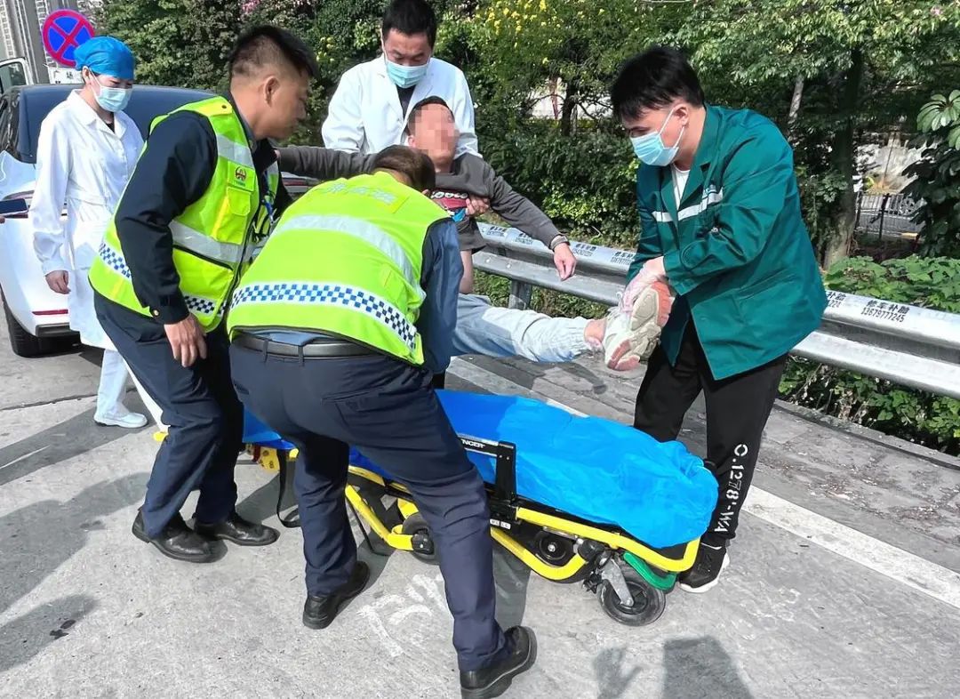争做文明驾驶人 | 一通感谢电话打进广佛高速沙涌站，背后故事很暖心