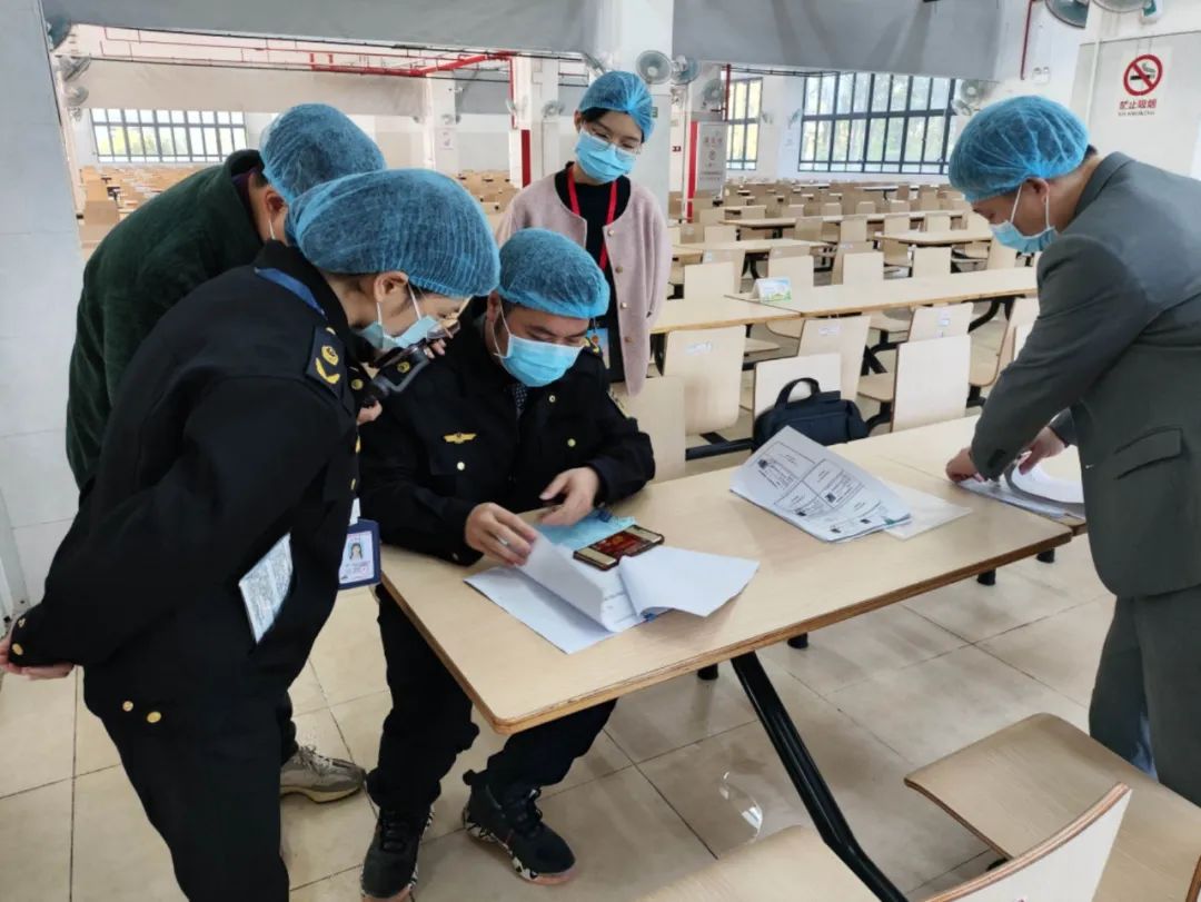齐齐&ldquo;查餐厅&rdquo;！人大代表、家长代表共同检查杏坛学校食堂饮食安全
