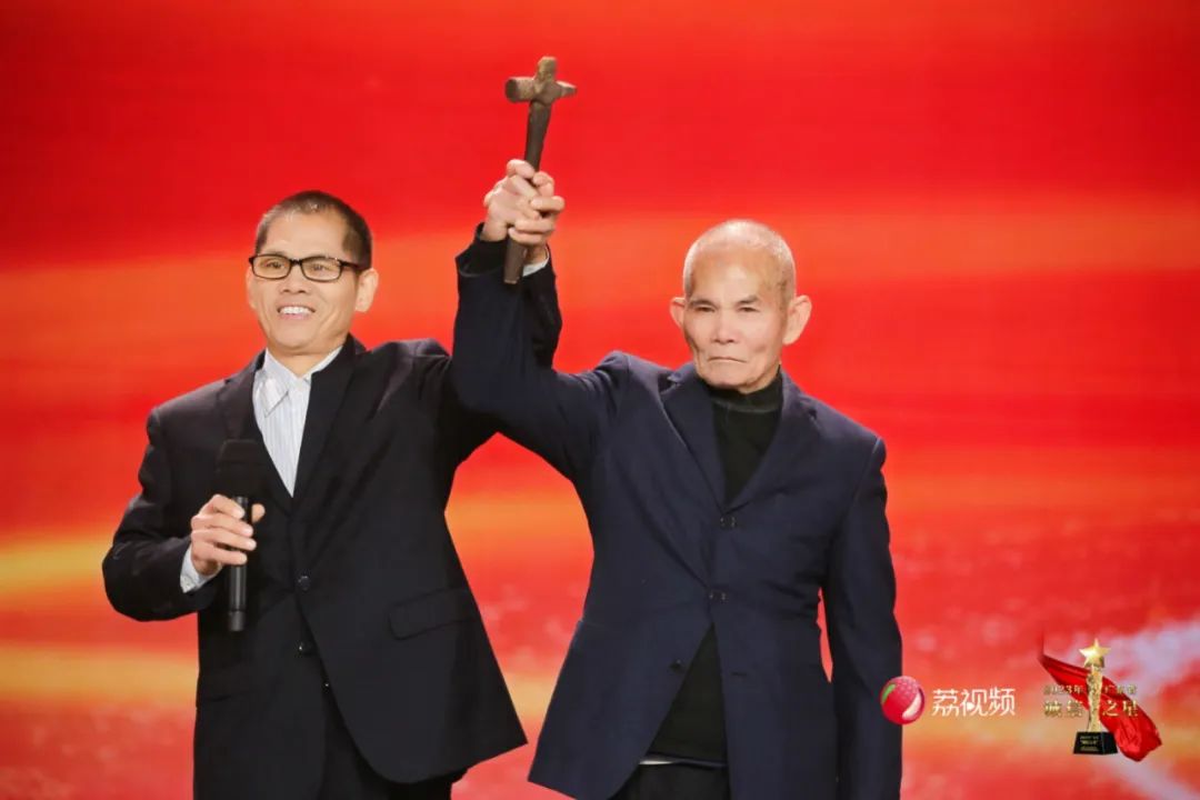 被评为广东&ldquo;诚信之星&rdquo;，他的龙舟质优价廉，从不偷工减料！