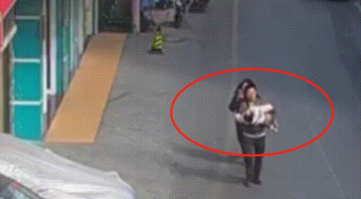 平洲女童发烧休克，妈妈急坏了！住在街口的陌生男子一把抱住&hellip;&hellip; 