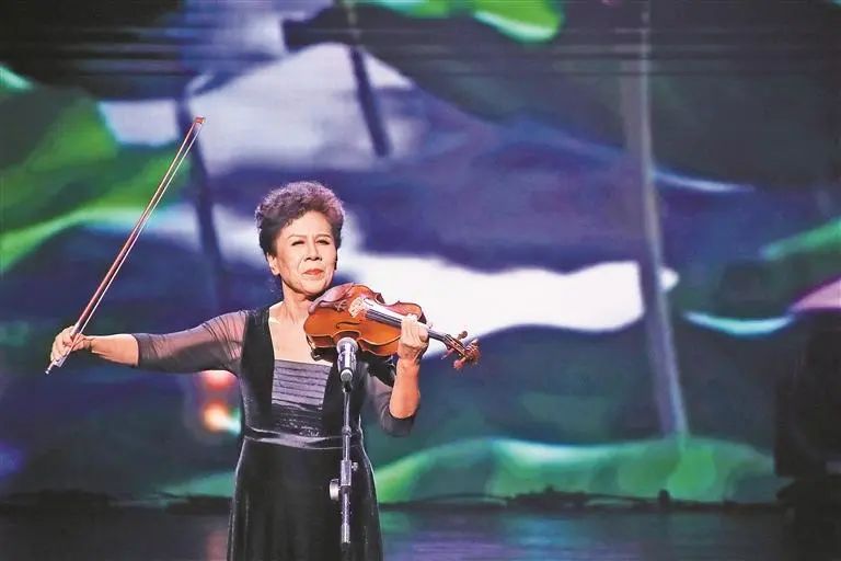 &ldquo;凤凰涅槃&rdquo;艺术团团长郭丽英：给癌友们找一个快乐的&ldquo;家&rdquo;