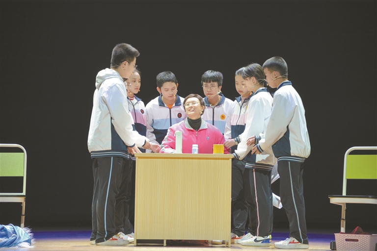原创话剧《夜空中最亮的星》顺德首演