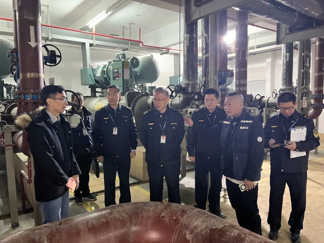 顶寒冒雨奔走相告，区镇市监连日开展安全风险隐患大排查