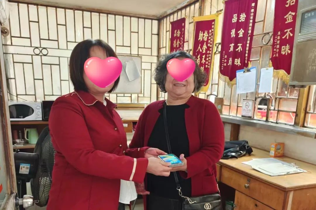 争做文明驾驶人 | 连连善举，绵绵暖意！同一天，车厢发生两起暖心事