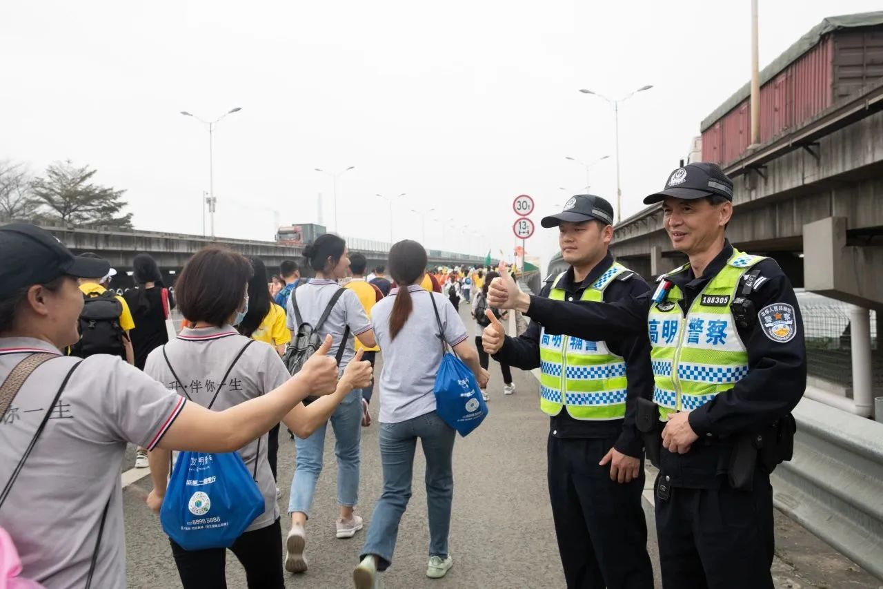 50公里徒步火爆全城！佛山公安全力护航