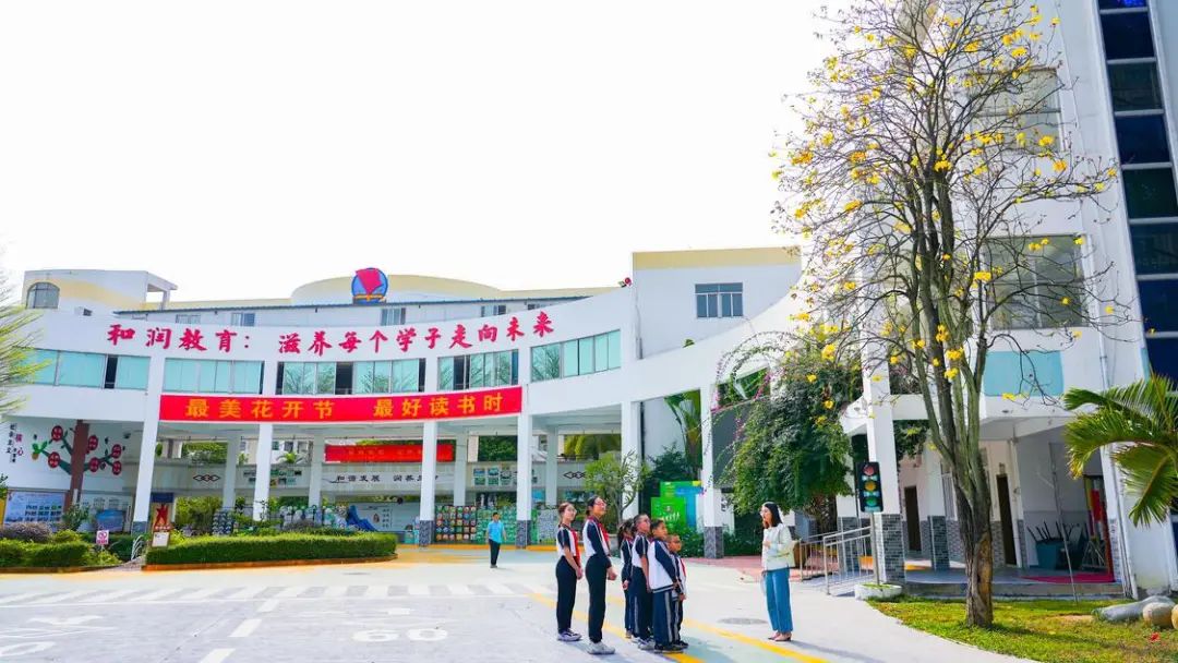 文明校园 | 一场春日之约，把文明课堂开到大自然里