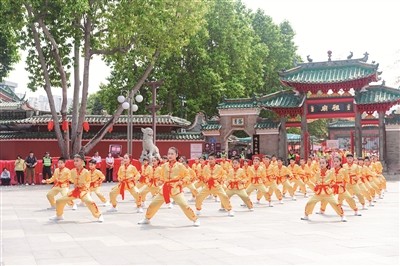 三月三逛庙会老民俗年轻态 佛山祖庙庙会隆重开锣，将持续到本周日