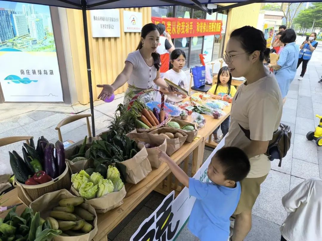 以书换蔬、科普驿站、积分兑换......垃圾分类新风尚吹入社区