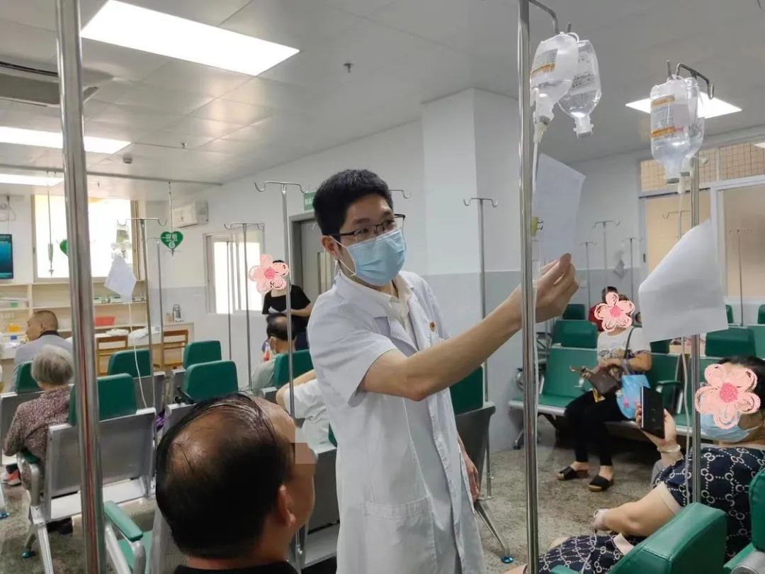 学好人 | 幸好有你们！高铁上老人突发急病，佛山医生及时出手
