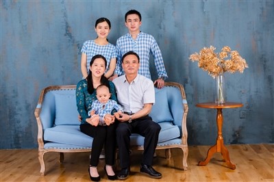 警徽相映 家国情怀&mdash;&mdash;杨阳、顾婷婷家庭获评佛山市&ldquo;最美家庭&rdquo;