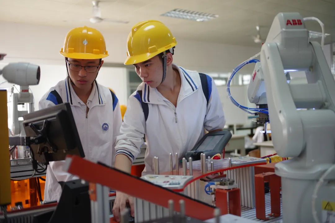 优质中职学校巡礼 | 梁銶琚职校：文化与专业并重，为学子打造另一条&ldquo;黄金赛道&rdquo;