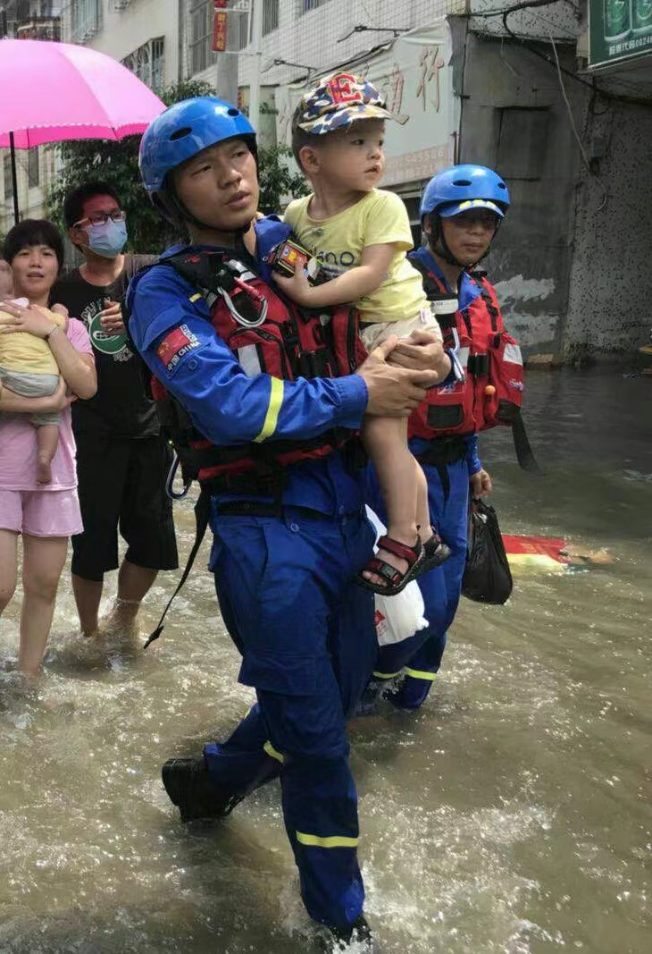 点赞正能量 | 他是佛山人的&ldquo;平凡英雄&rdquo;，一次次惊险救援，竟是生活&ldquo;日常&rdquo;