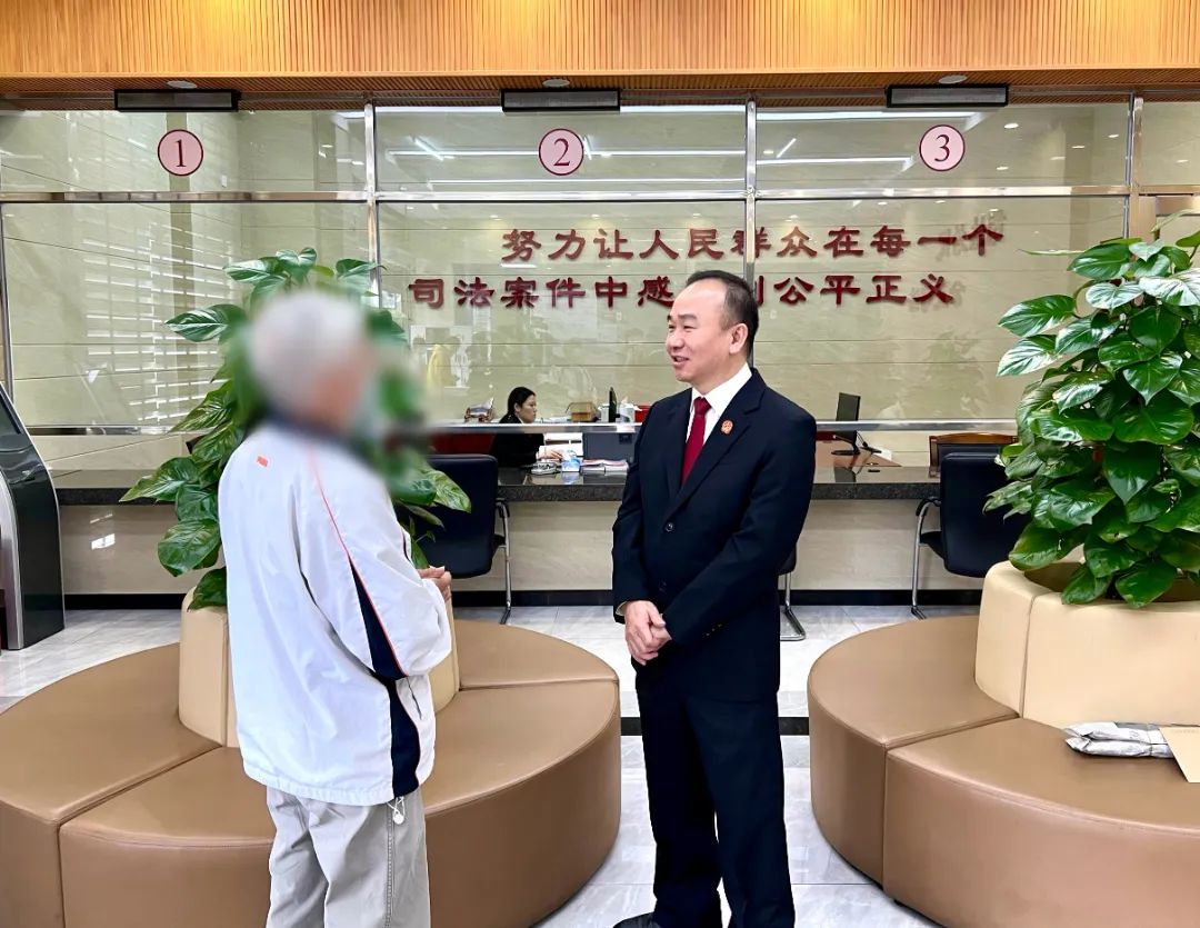 佛山政法先锋丨邻里冰释前嫌，老人圆了电梯梦！禅城法官能动履职巧化纠纷