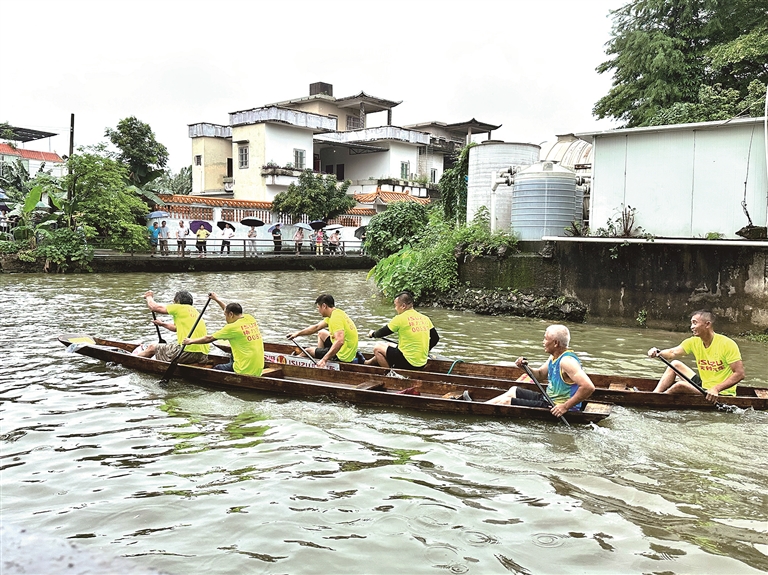 51艘龙艇竞逐&ldquo;水上马拉松&rdquo;