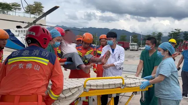佛山救援力量迅速集结驰援梅州
