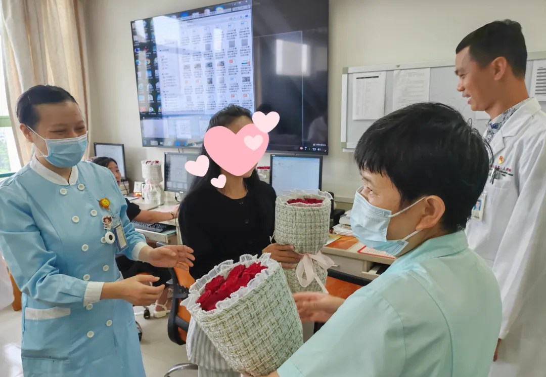 网络主播抗癌记：病房里的温暖重生