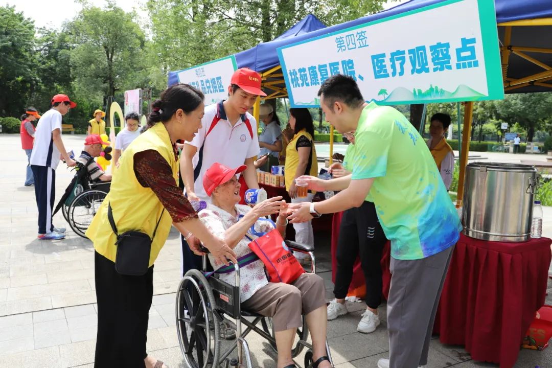 湖畔赏景传孝德，佛山这场徒步活动给长者们带来的还不止这些&hellip;&hellip;