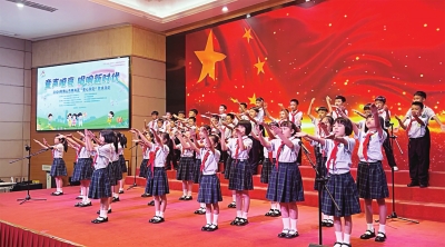 童声唱响爱国情怀