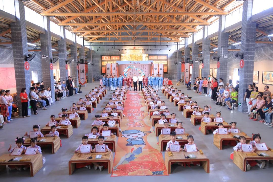 百年老校沃新花！白坭这场传统&ldquo;开笔礼&rdquo;太赞啦！