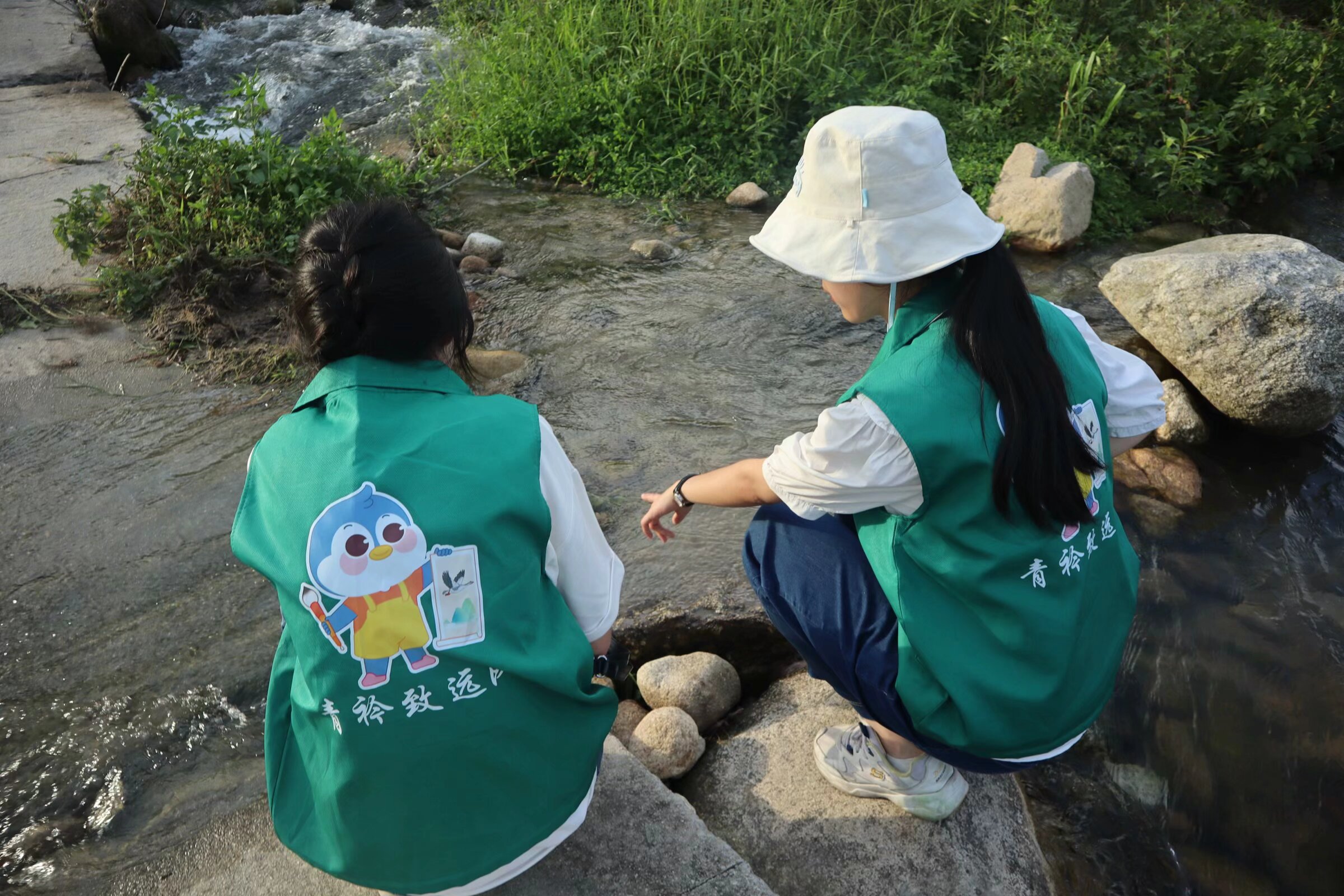 佛山大学青衿致远队调研里洞镇生态工作