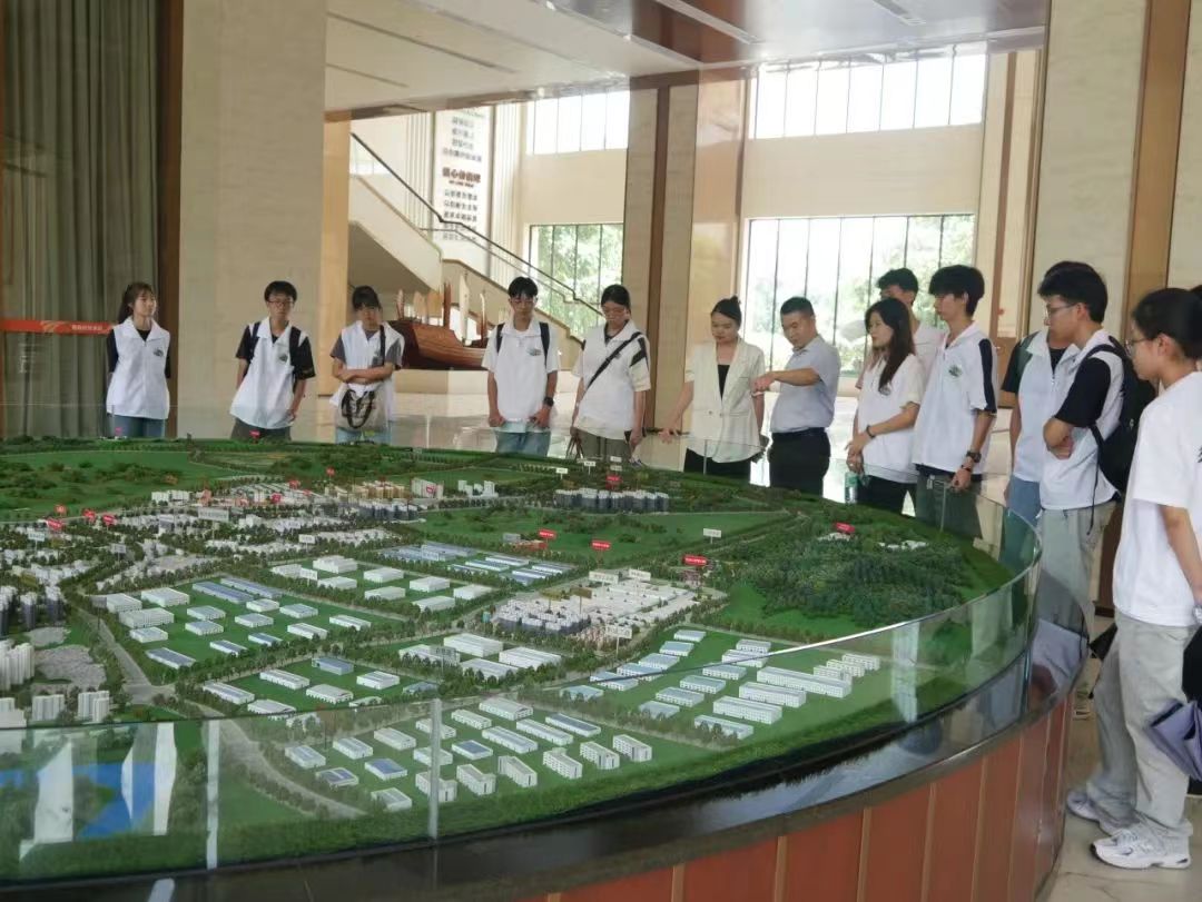 百千万工程｜乡路通达实践团｜翔顺集团：用责任之光，照前行之路