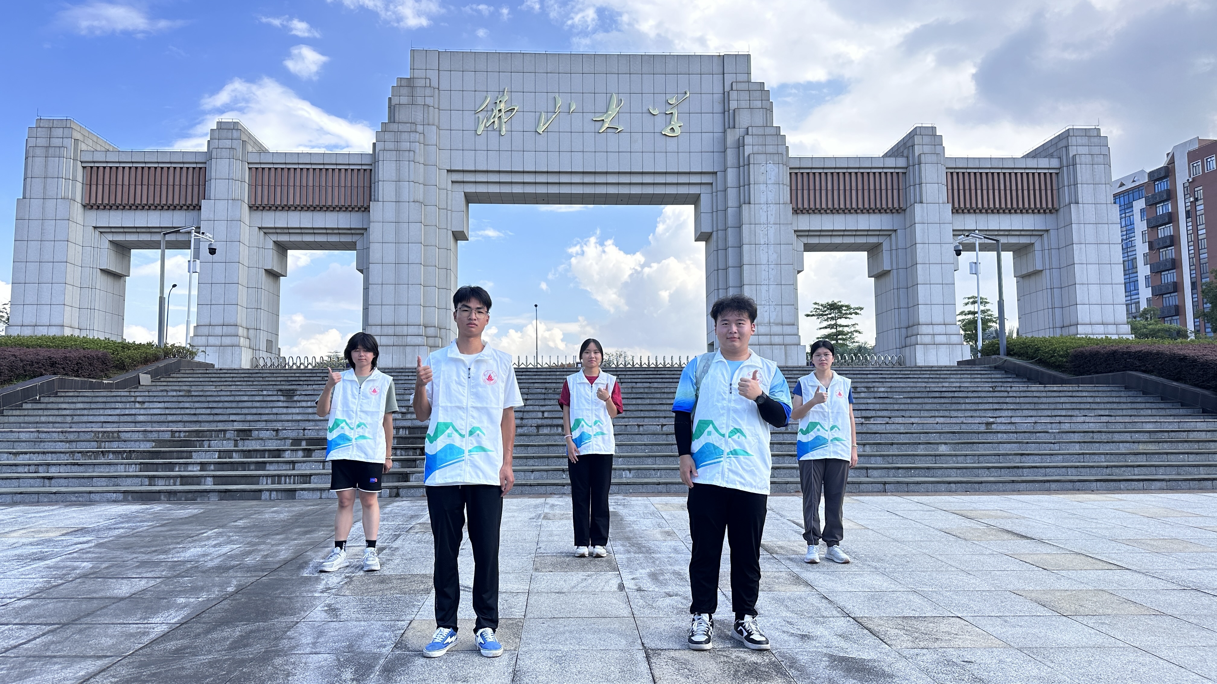 百千万工程｜畜禽健康卫士实践团：深入温氏船岗家禽试验场，携手开创鸡只体温监测数据库新篇章！