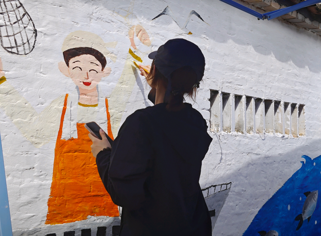 佛山大学&ldquo;渔&rdquo;跃乡村实践团：墙绘扮靓乡村，绘就振兴画卷