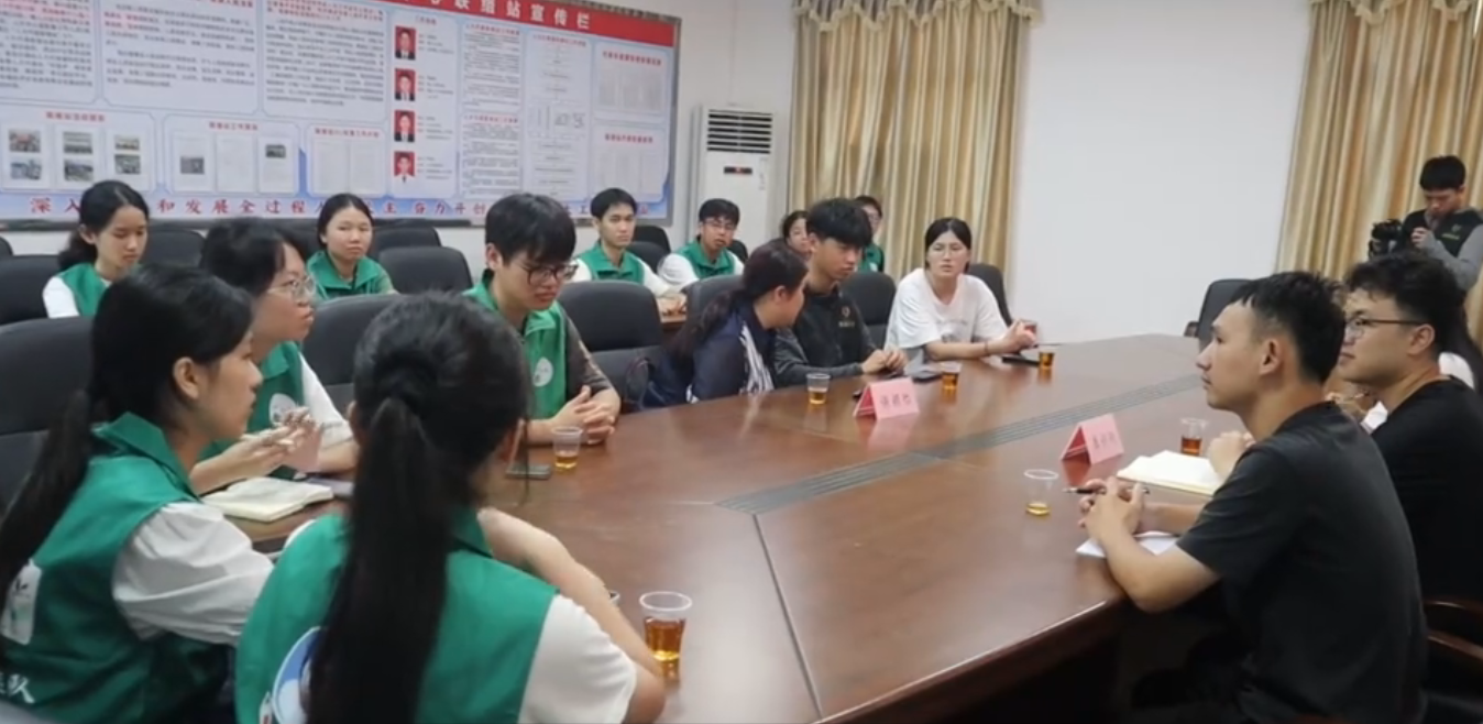 青衿致远&ldquo;百千万工程&rdquo;突击队：资助政策下乡行，助学筑梦暖人心