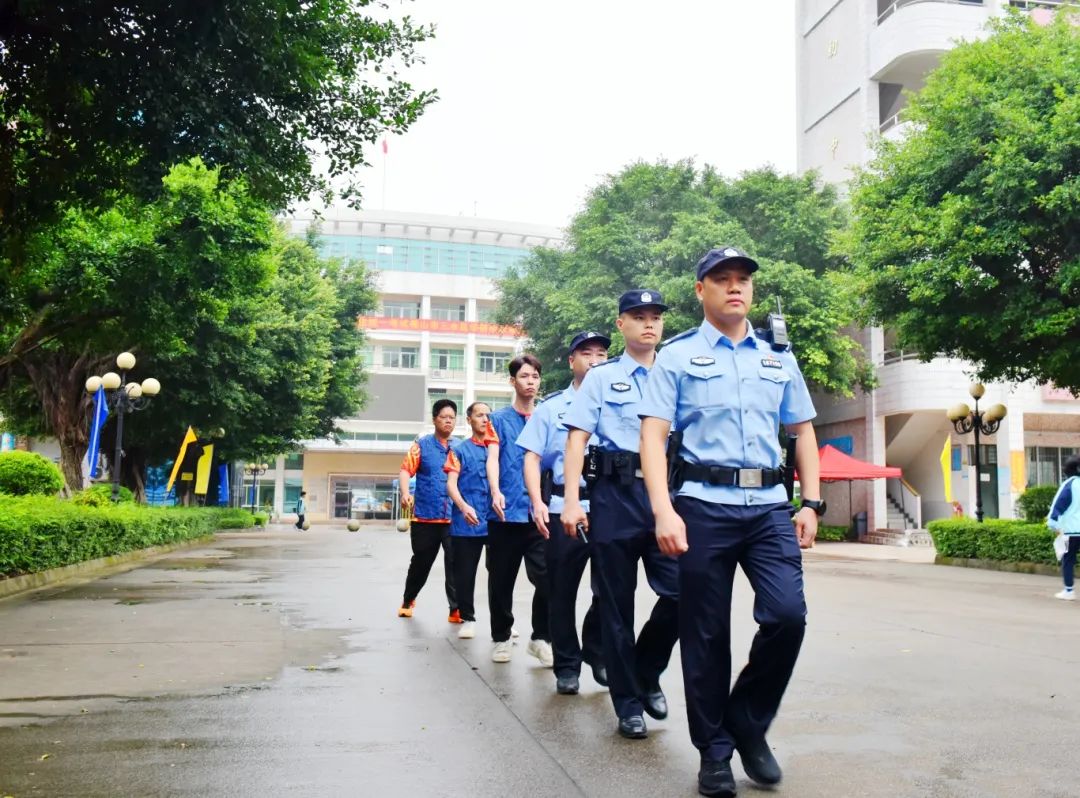 既是&ldquo;守护者&rdquo;，又是&ldquo;和事佬&rdquo;！多能的他守护群众平安丨佛山政法先锋㉒