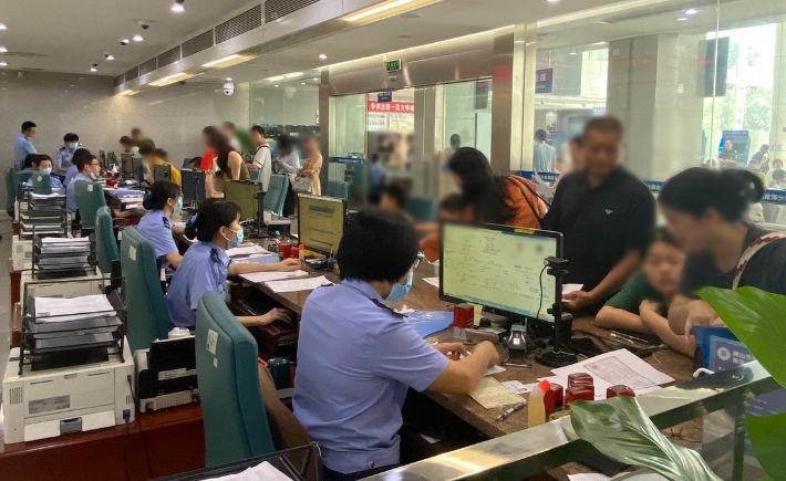 &ldquo;服务不打烊，质量不打折&rdquo;！南海出入境优质服务获市民点赞