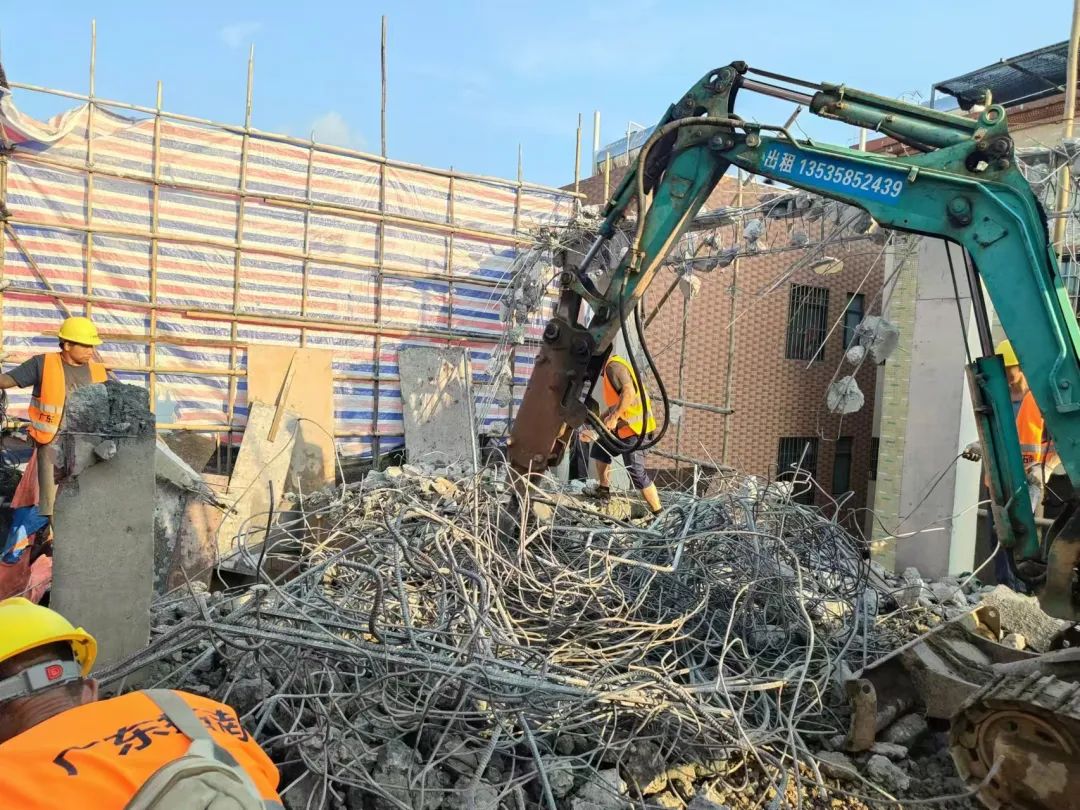 钩机上楼顶！强制拆除！大沥铁腕治理36.26万㎡违建&rarr;