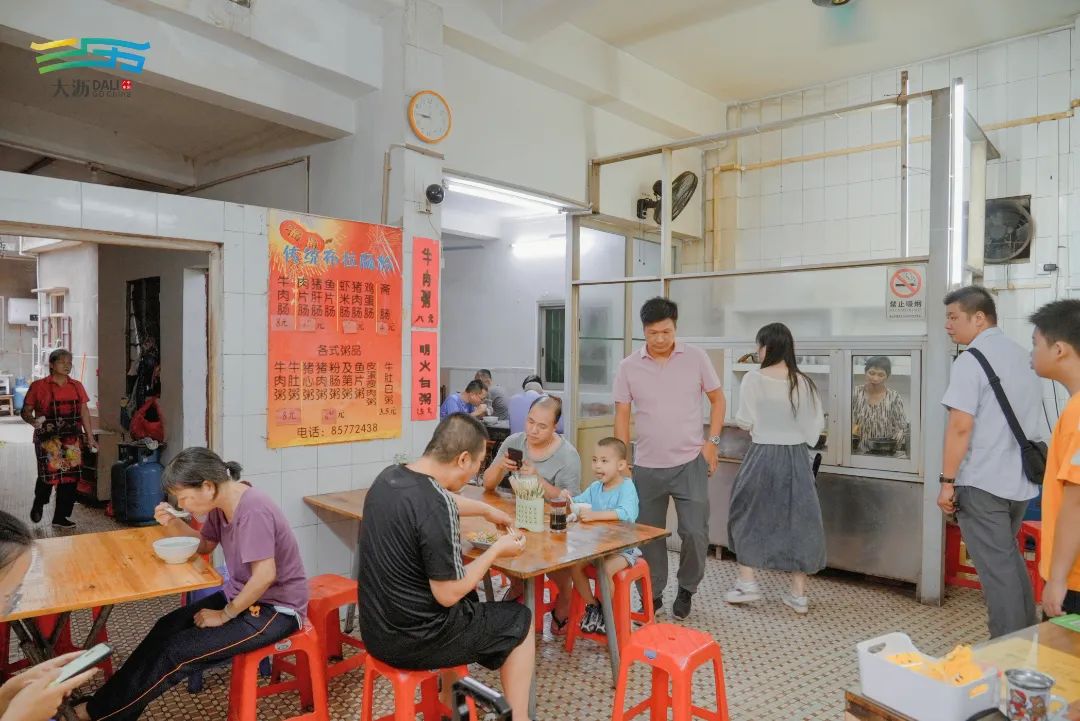 店门排到街尾！盐步深巷里的布拉肠小店，一开就是30年！