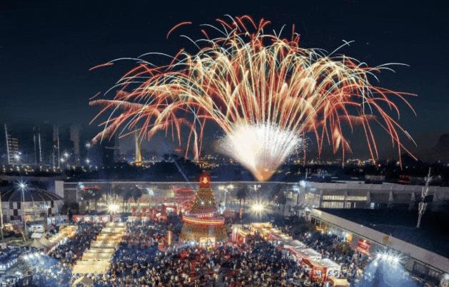 上千种美食、璀璨烟花秀、卡皮巴拉萌宠&hellip;&hellip;国庆假期就来三龙湾！