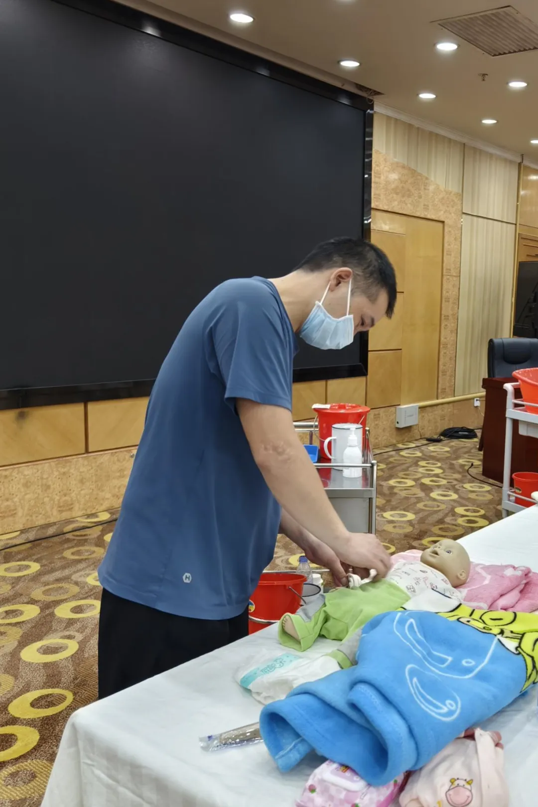 喜讯！来自佛山的他们，荣获&ldquo;优秀护理员&rdquo;称号