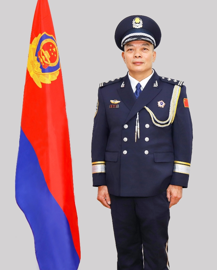 佛山南海有个民警每天都去&ldquo;趁墟&rdquo;，原来是他！