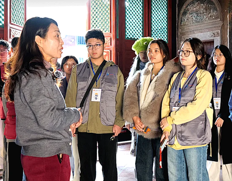 &ldquo;百千万工程&rdquo;突击队 | 初探龙湖古寨 领略千年文化：参观古寨与访谈交流