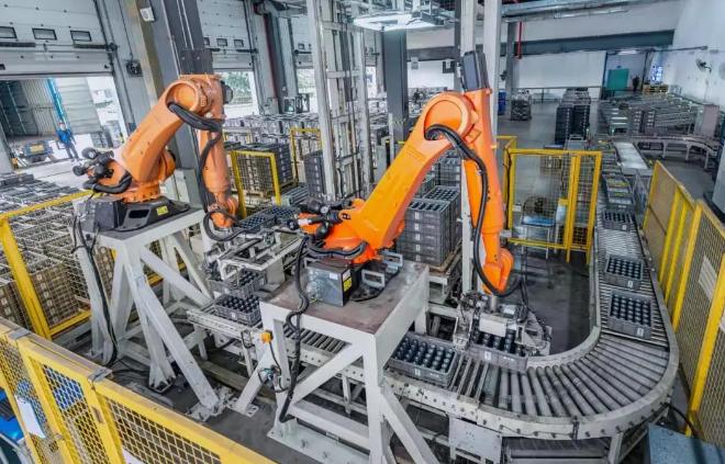 平均30分钟下线一台机器人！佛山三龙湾崛起产业新高地