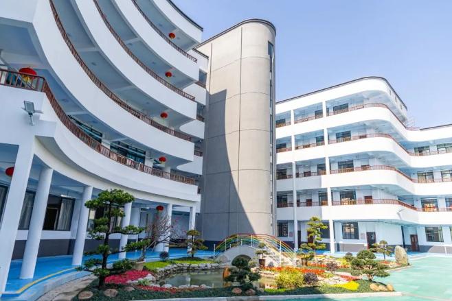 颜值与内涵兼具！佛山三龙湾这所学校&ldquo;焕新&rdquo;迎开学