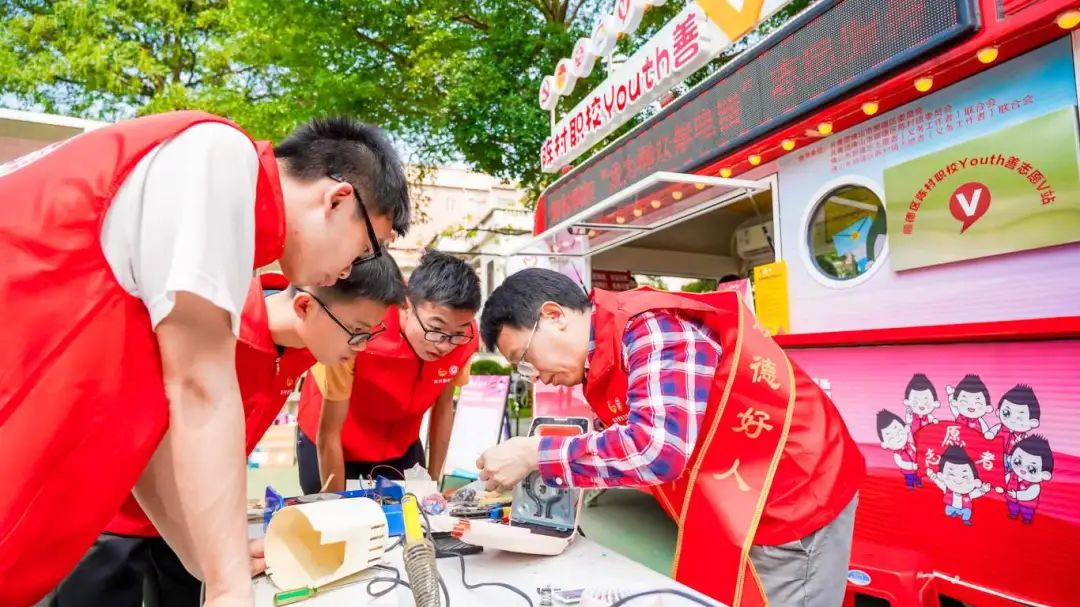 全城礼赞！佛山2所职校获&ldquo;大城之光&rdquo;佛山向上向善影响力殊荣