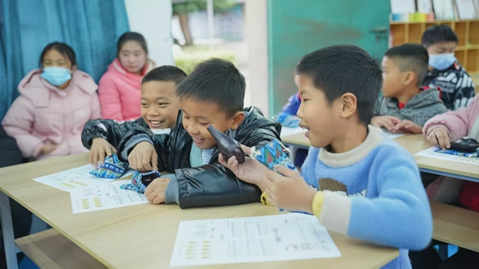 能不能给他们一首歌的时间？