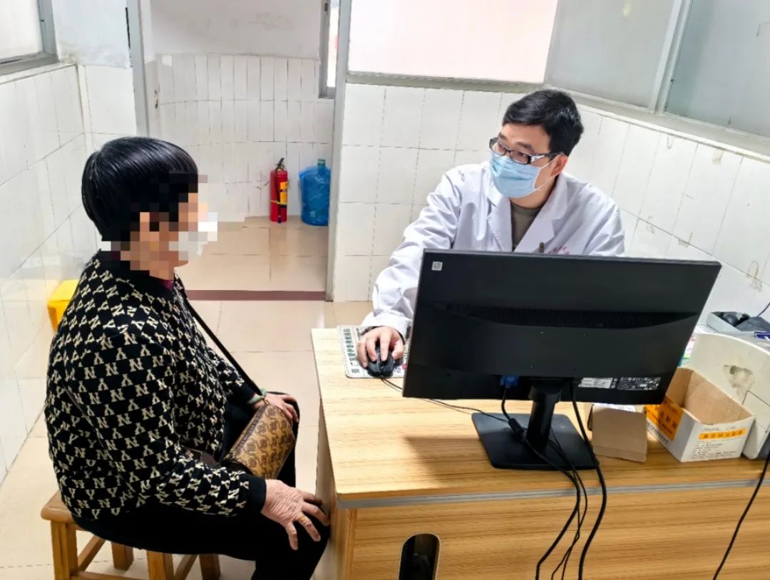 他担当社区&ldquo;健康顾问&rdquo;，温情守护十七载