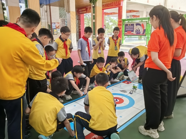 听取&ldquo;哇&rdquo;声一片，高明明城小学被科技点&ldquo;亮&rdquo;了！